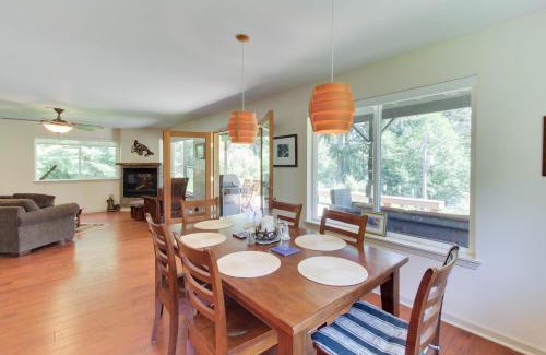 Langley House | Goss Lake Getaway