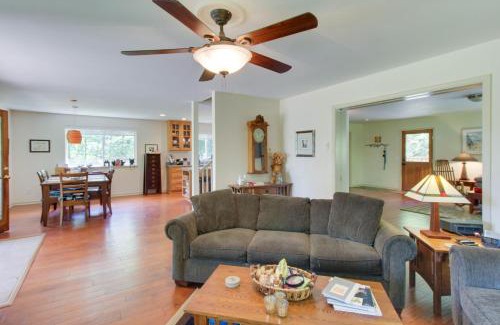 Langley House | Goss Lake Getaway