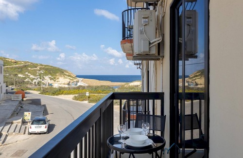Marsalforn Apartment | Gozo Charming Apt Near Salt Pans