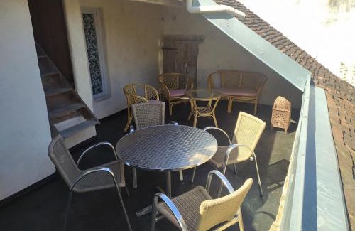 Saint-Lothain House | Grand appartement 3 étoiles avec terrasse dans maison vigneronne 18éme siècle