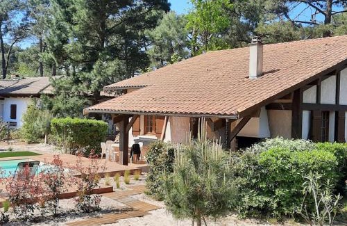 Biscarrosse Plage Villa | Grande maison landaise avec piscine privée, proche plage, pour 8 personnes à Biscarrosse - FR-1-319-398