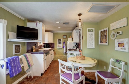 Prescott Cottage | Grape House Downtown