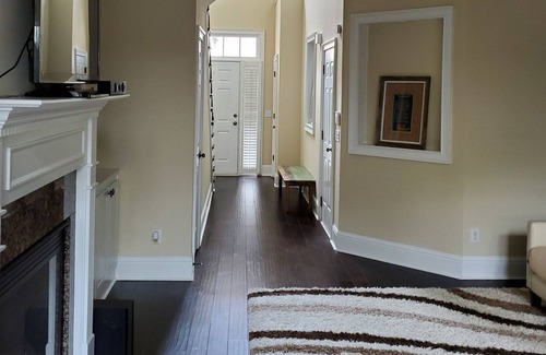 Johns Creek House | Great luxury space in sought after 'Gated Johns Creek townhome community'