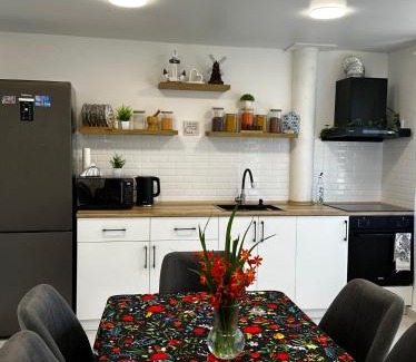 Kvariati House | Green Azure - მწვანე ლაჟვარდი