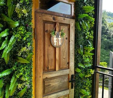 Kvariati House | Green Azure - მწვანე ლაჟვარდი