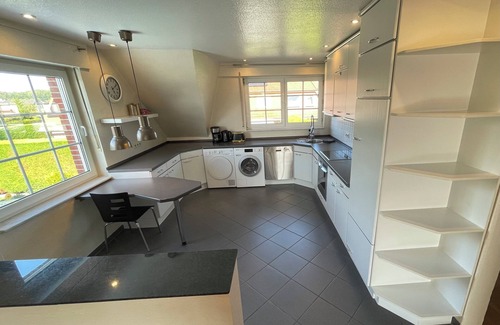 Nordkirchen Apartment | Großzügige Ferienwohnung für bis zu 4 Personen mit Balkon