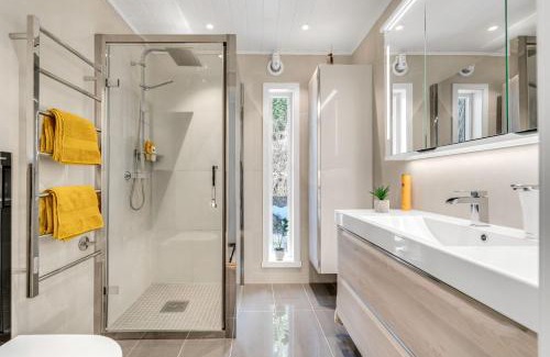 Tromso Apartment | Groups & Family l Majestic views l FREE Parking