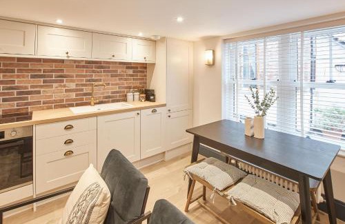 Whitby House | Grumbles Cottage at Loggerhead Yard