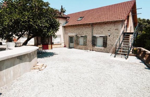 Saint-Jean-de-Vaux House | Gte du Moulin Brochat 3 avec espace jacuzzi commun