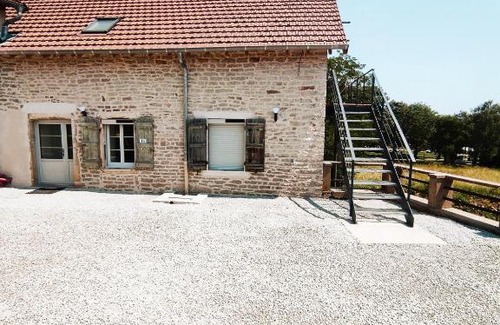 Saint-Jean-de-Vaux House | Gte du Moulin Brochat 3 avec espace jacuzzi commun