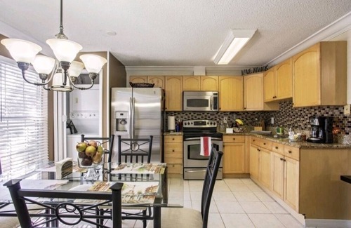 Citrus Park House | Guest house close to everything 2B1B access 24/7