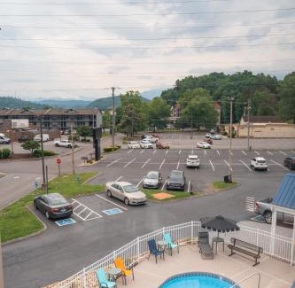 Pigeon Forge Hotel | Guest Inn Pigeon Forge