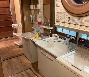 Aki Ward House | guesthouse 古民家の宿屋千鶴 1階2号室部屋貸し