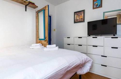 Lea Bridge Apartment | GuestReady - Artistic hideaway in Walthamstow