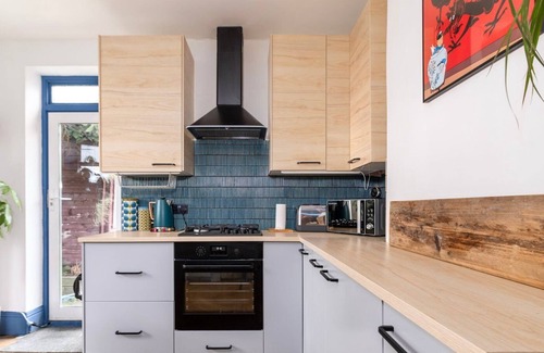 Lea Bridge Apartment | GuestReady - Artistic hideaway in Walthamstow