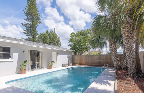 Greater Pinellas Point House | Gulf Coast Oasis | 3 BR Home | Pool and Backyard