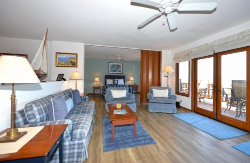 Avalon House | H1858 - Hamilton Cove Villa 18-58