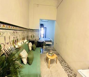 En Corts House | Habitación doble en Ruzafa con baño privado