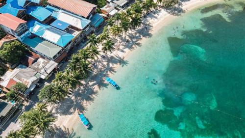 Antoneys Cay Hotel | Habitacion triple