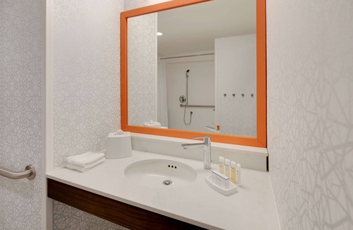 Westside Santa Cruz Hotel | Hampton Inn Santa Cruz West, CA