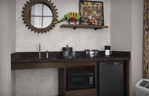 Museum District Hotel | Hampton Inn & Suites Austin @ The University/Capitol