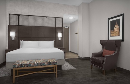 Museum District Hotel | Hampton Inn & Suites Austin @ The University/Capitol