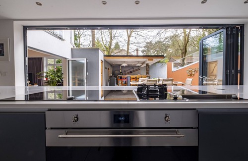 Canford Cliffs House | Harbour Escapes | Prestigious 5 bedroom House with Garden, Pool, Outdoor Kitchen