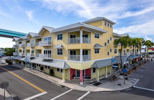 Fort Myers Beach Apartment | Harbour House at the Inn 313