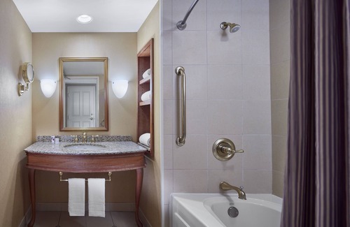 Metropolis Hotel | Harrah's Metropolis Hotel & Casino - A Caesars Rewards Destination