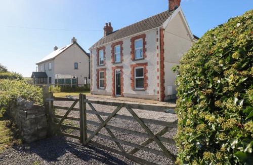 Scurlage House | Hawthorns