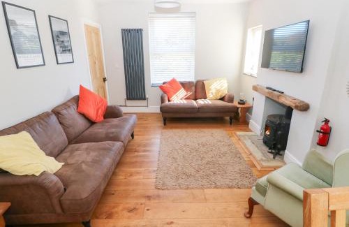 Scurlage House | Hawthorns