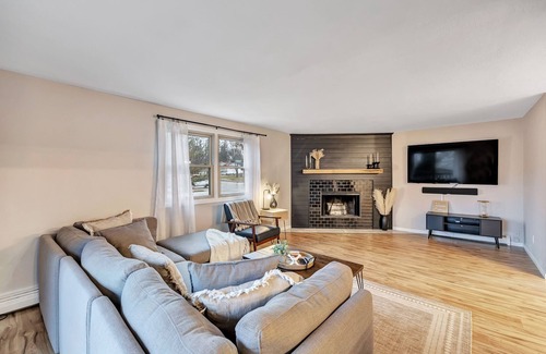 Green Bay House | Hazelwood Haven (2-Bedroom) - Pets Allowed by RedAwning