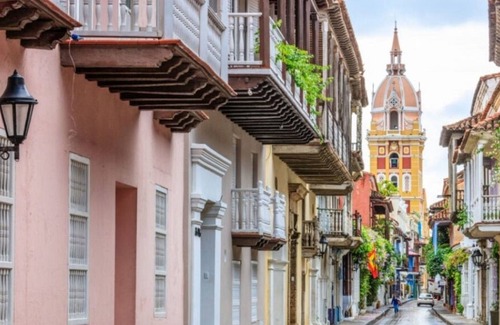 Cartagena Walled City Cabin | Hb-kpf Boutique Hotel Room With Jacuzzi Air Conditioning And Wifi