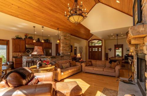 Sugar Mountain House | Heart Rock Lodge