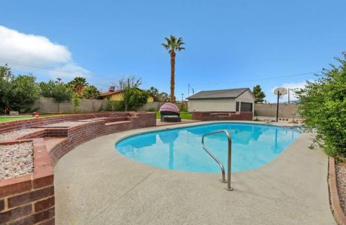 Las Vegas House | Heated Pool Modern Ranch Villa 10 Min to Strip