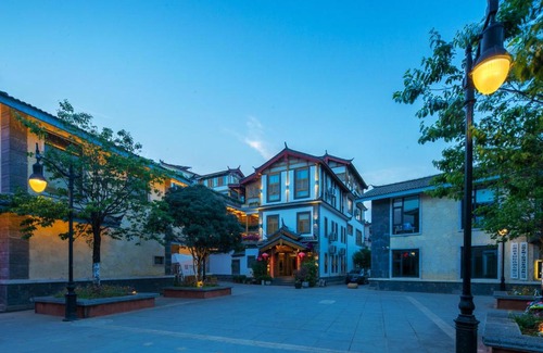 Gucheng House | Heyue Garden Hotel 丽江古城花园民宿
