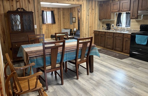 Rising Fawn House | Hidden Haven with POOL TABLE & laundry