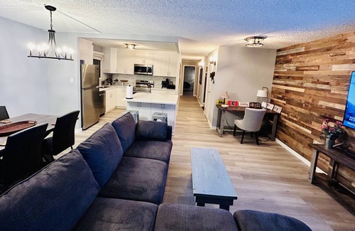 Victoria Park Apartment | HiddenGem*DowntownYYC*FreeUndergroundParking*CalgaryTowerView