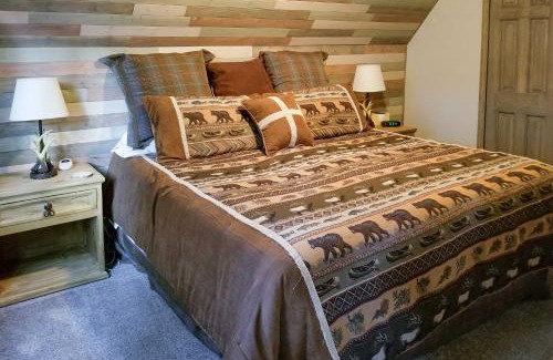 Cripple Creek House | Hillside Cripple Creek Cabin with Hot Tub, Mtn Views