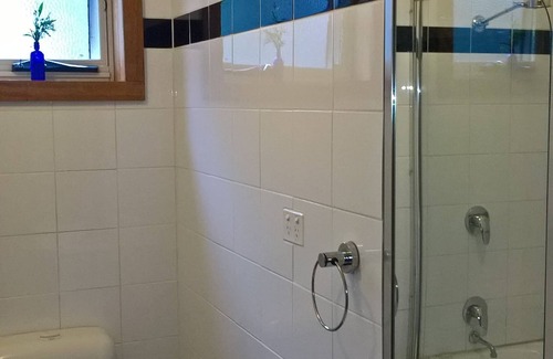 Swan Bay House | Hilltop Barn - Comfortable barn with views, walks, bush and wildlife.