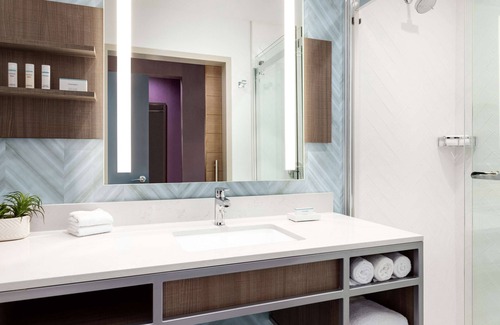 North Burnet Hotel | Hilton Garden Inn Austin North - Near the Domain