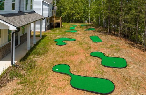 Gainesville House | Hole in 1