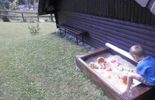 Zgornja Sorica Ski Chalet | Holiday Home Čumar