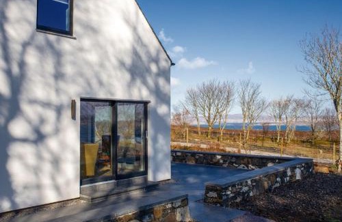 Colbost House | Holiday Home 10 Husabost by Interhome