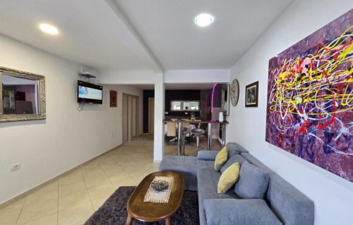 Bregi Villa | Holiday home Andrea with whirpool by Villas Guide
