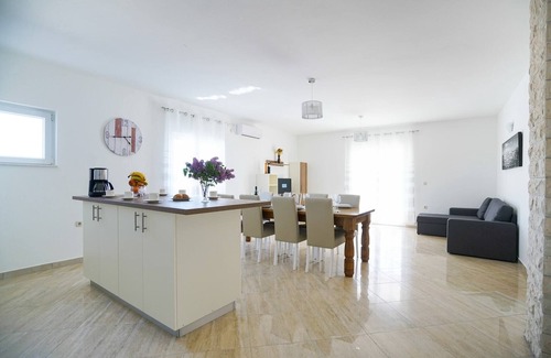 Skabrnja House | Holiday Home in Prkos with Private Pool