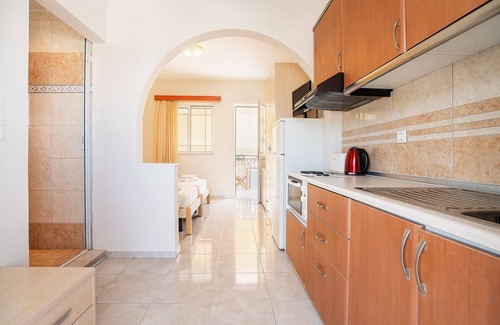 Livadia House | Holiday Home 'Olympus Tilos Apt Twin B1' with Sea View, Wi-Fi and Air Conditioning