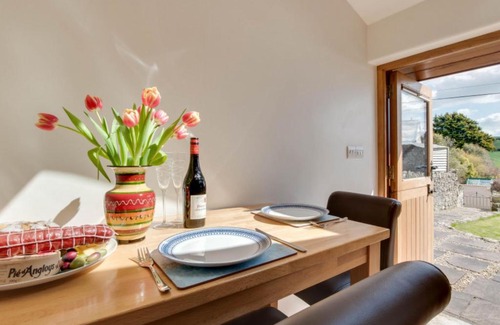 Braunton House | Holiday Home The Hop House by Interhome