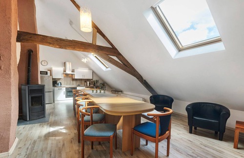 Neuerburg House | Holiday Home 'Zum Burgfried' with Wi-Fi
