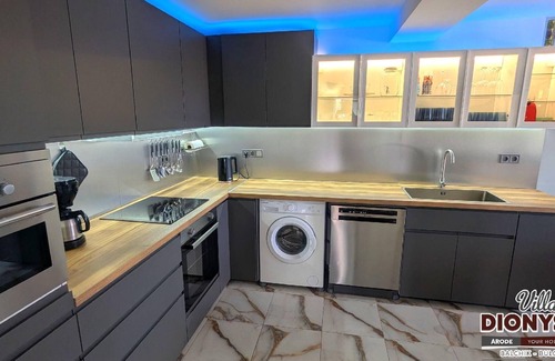 Balchik House | Holiday house Balchik for 1 - 16 persons with 5 bedrooms - Holiday house